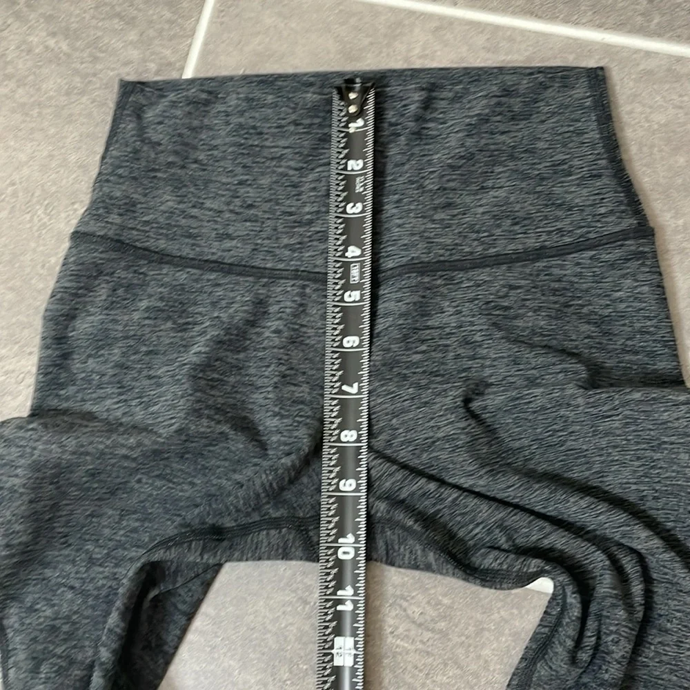 ALO Yoga Momentum Alosoft High-Rise Leggings size XS